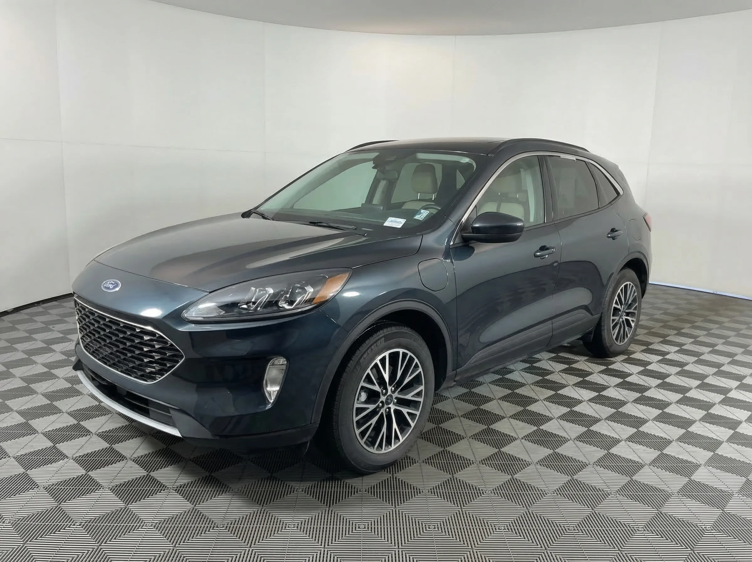 2022 Ford Escape Plug-In Hybrid SEL — thumbnail 3