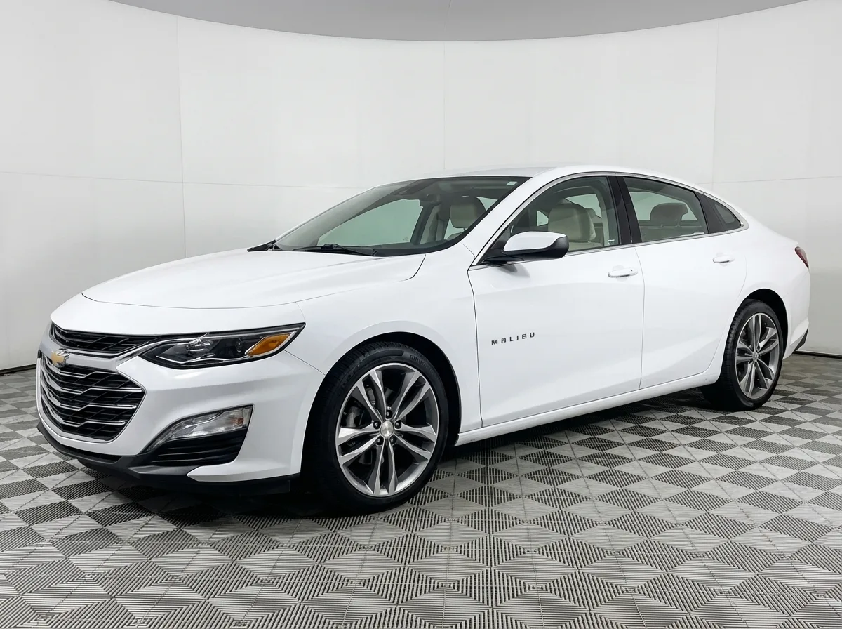 2024 Chevrolet Malibu LT — thumbnail 3