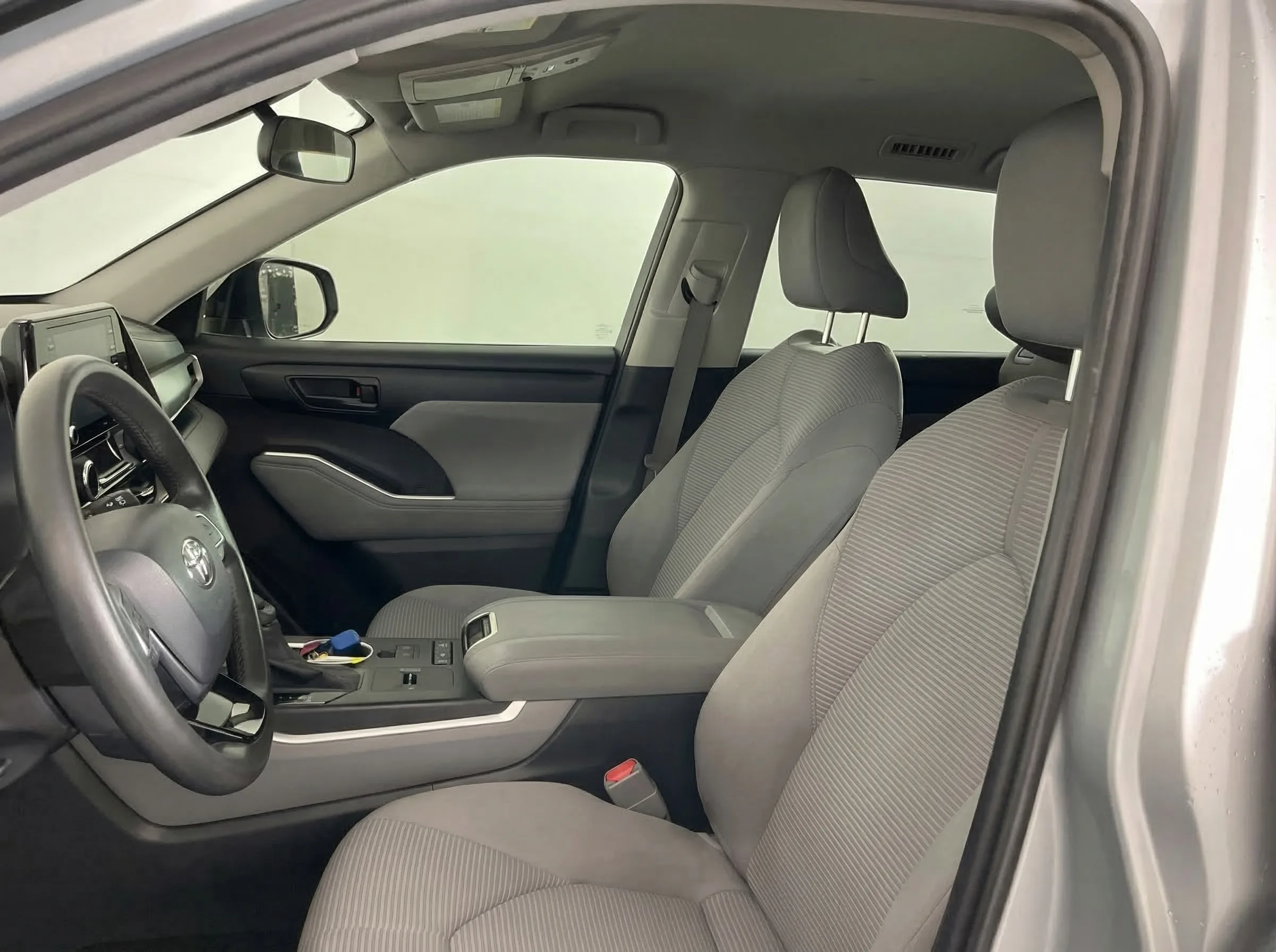 2020 Toyota Highlander L — thumbnail 10