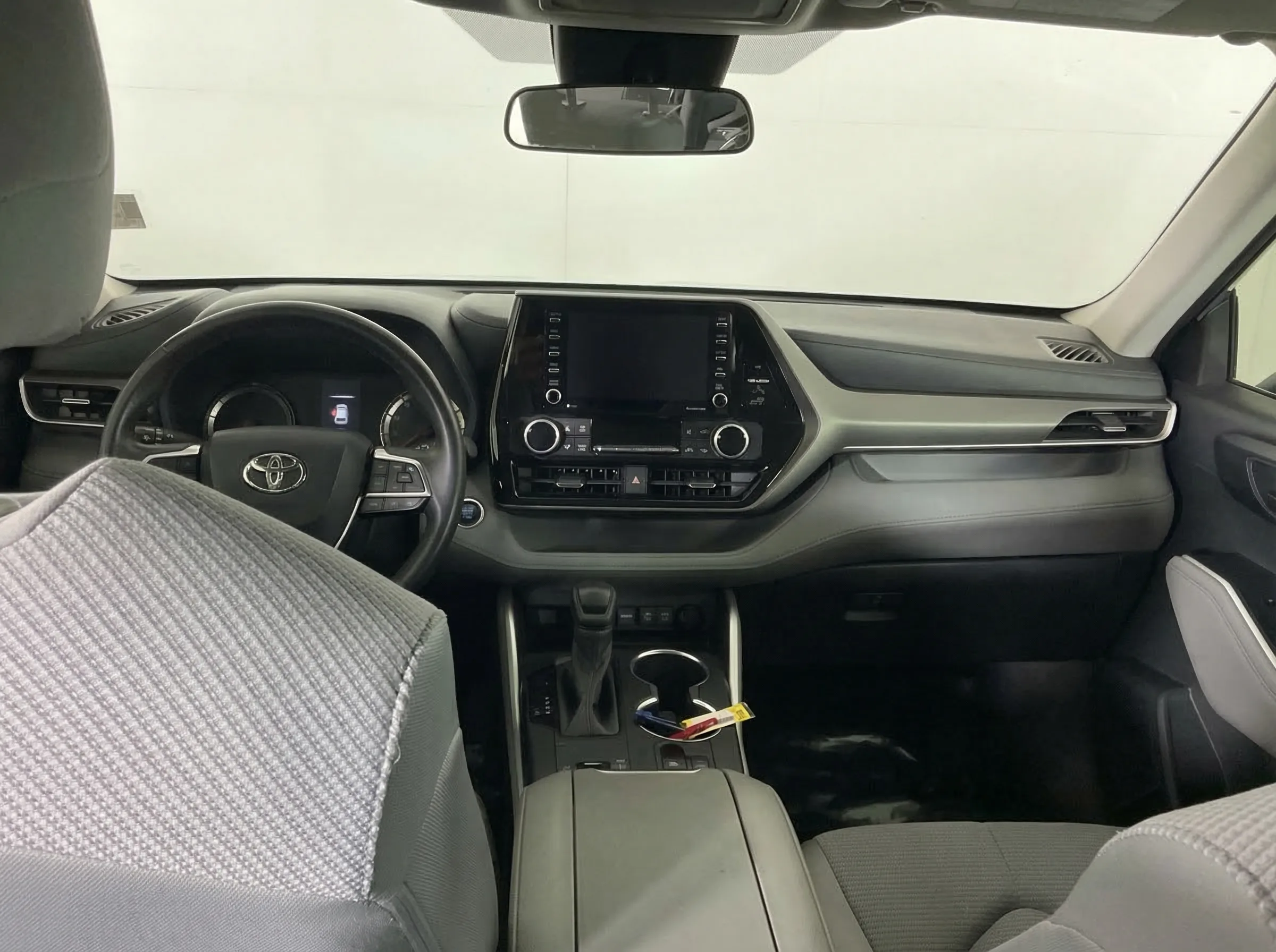 2020 Toyota Highlander L — thumbnail 14