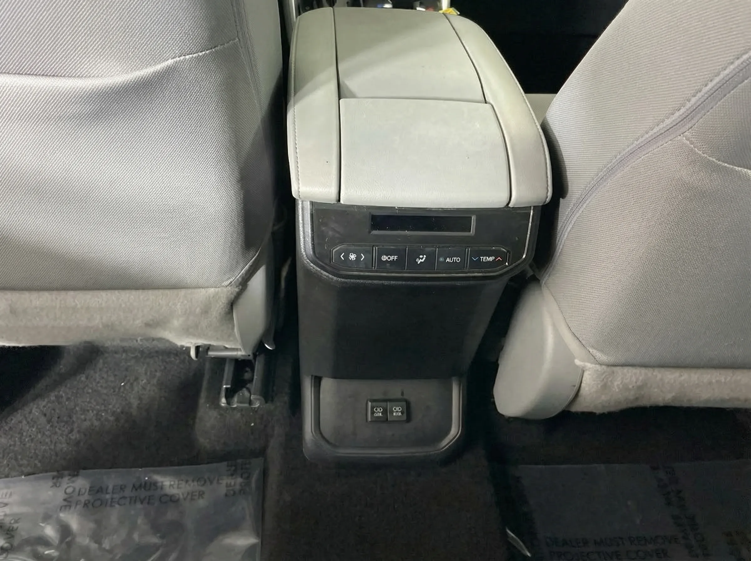 2020 Toyota Highlander L — thumbnail 15