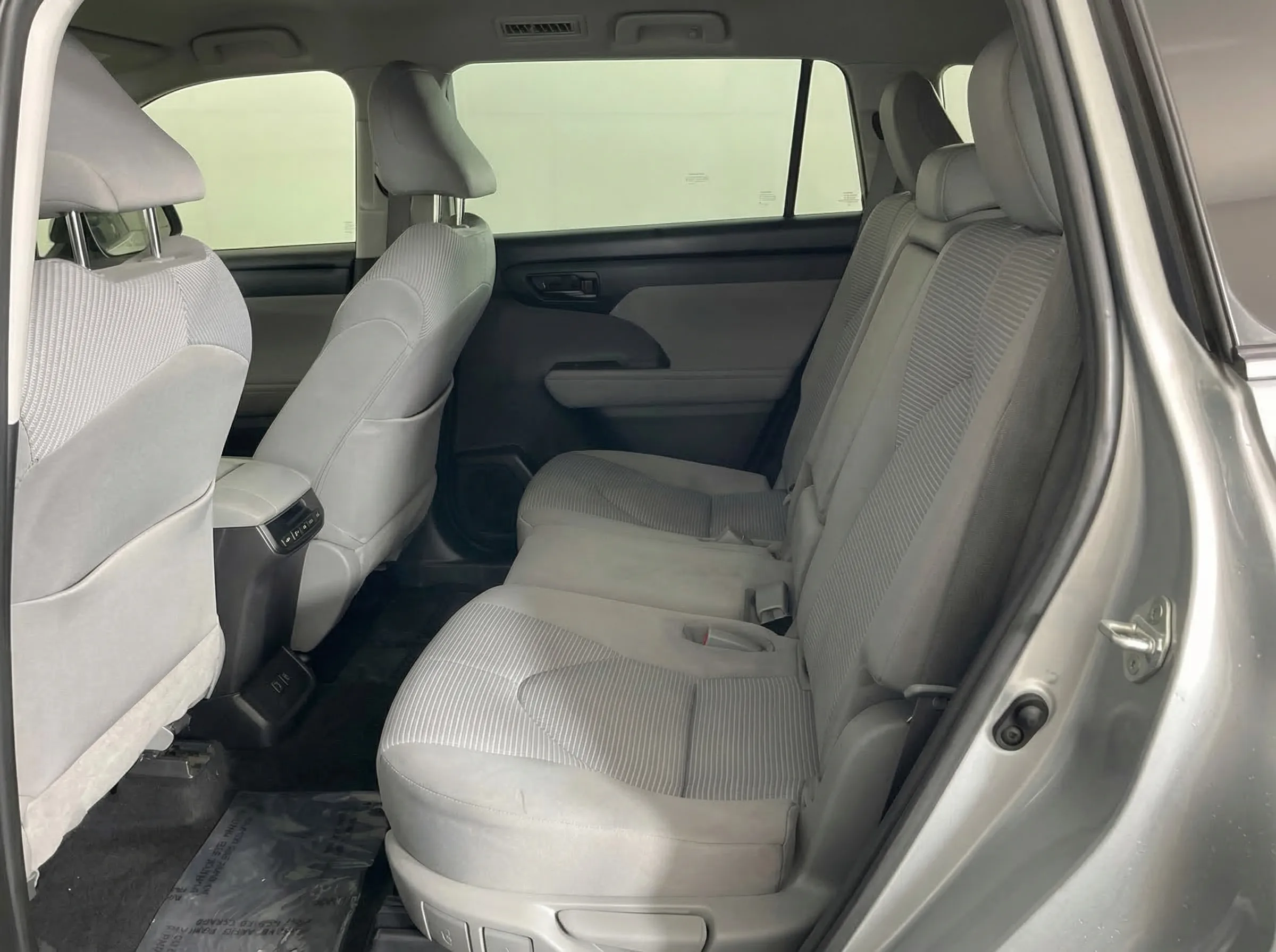 2020 Toyota Highlander L — thumbnail 17