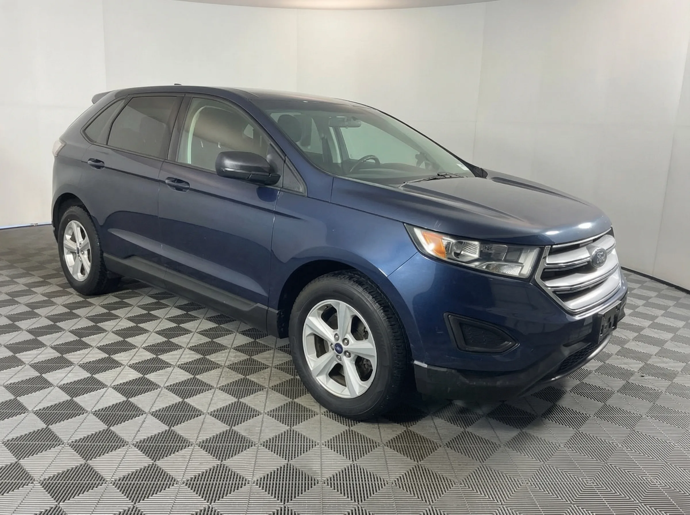 2017 Ford Edge SE — thumbnail 8