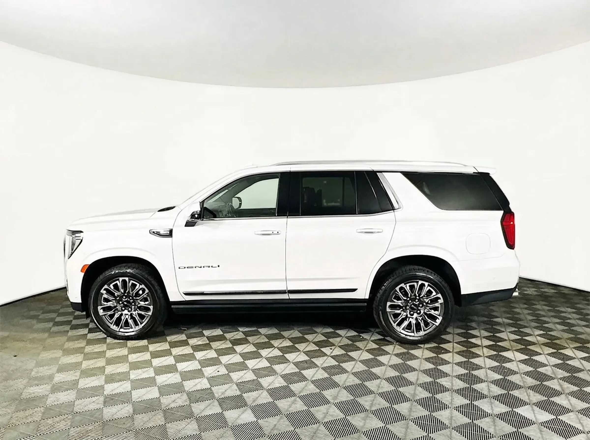 2023 GMC Yukon Denali Ultimate — thumbnail 11
