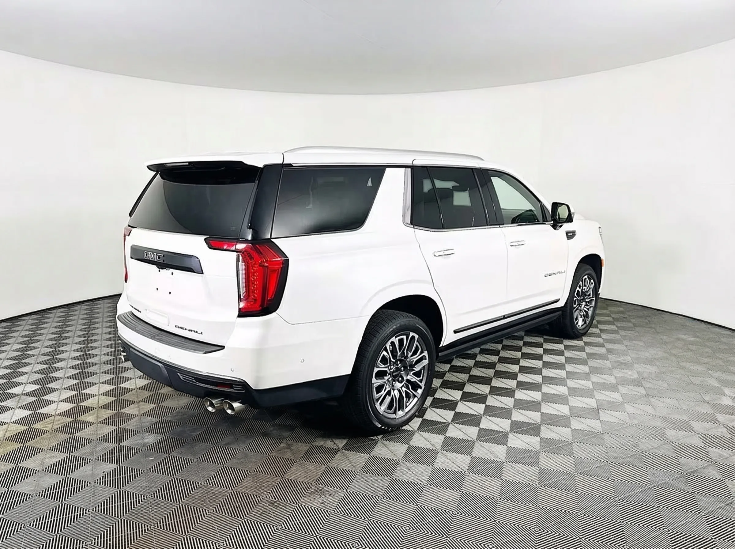 2023 GMC Yukon Denali Ultimate — thumbnail 5