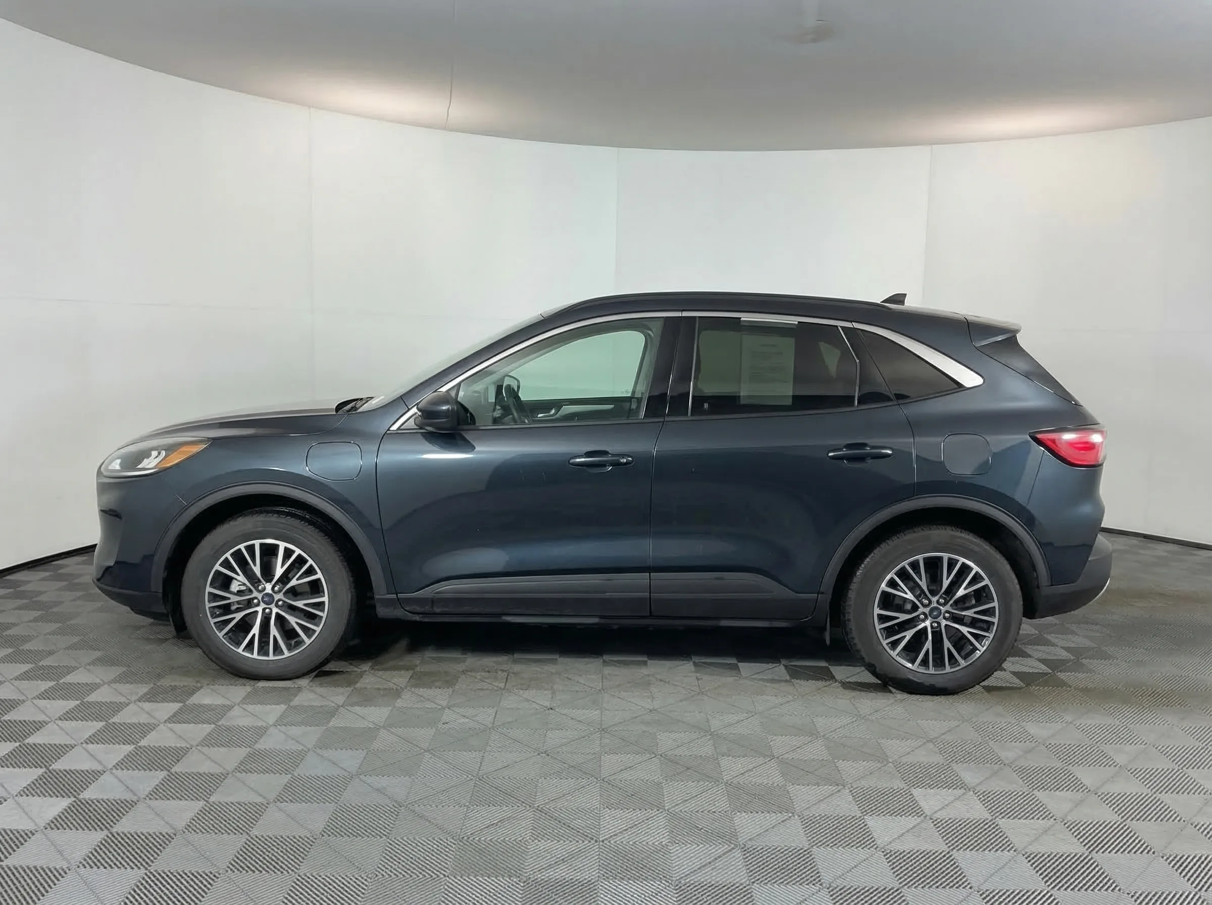 2022 Ford Escape Plug-In Hybrid SEL — thumbnail 6