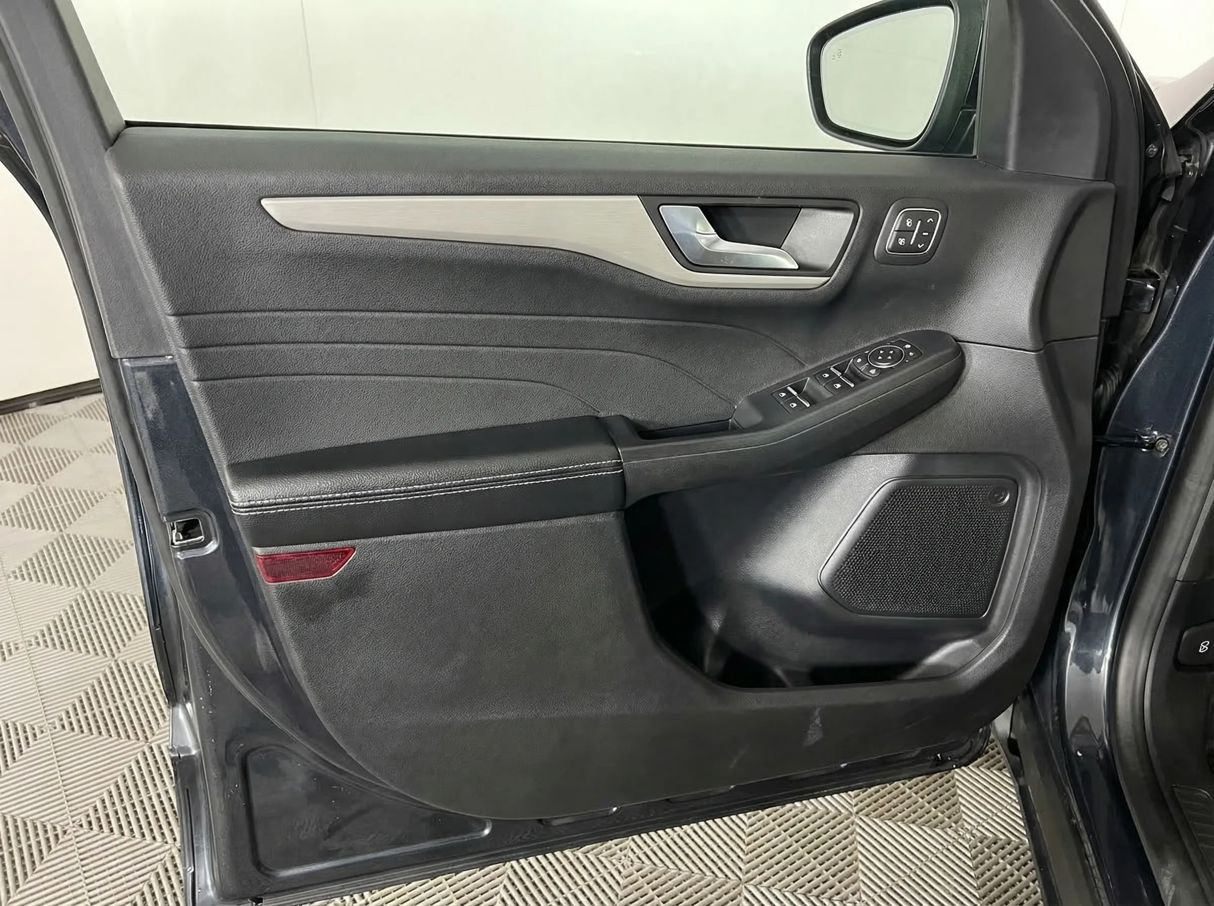 2022 Ford Escape Plug-In Hybrid SEL — thumbnail 9