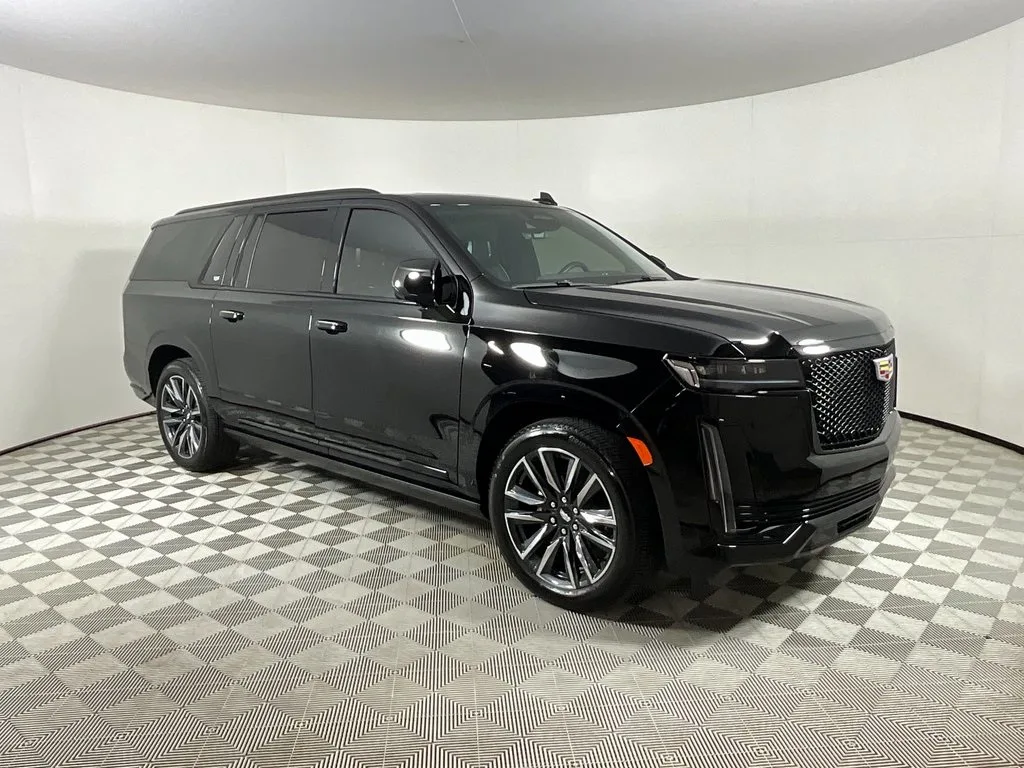 2024 Cadillac Escalade ESV Sport Platinum — thumbnail 3