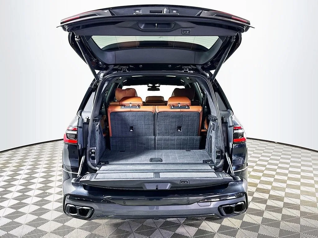 2024 BMW X7 M60i — thumbnail 10