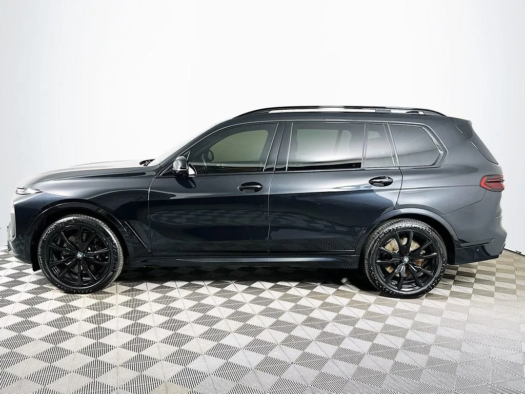 2024 BMW X7 M60i — thumbnail 4