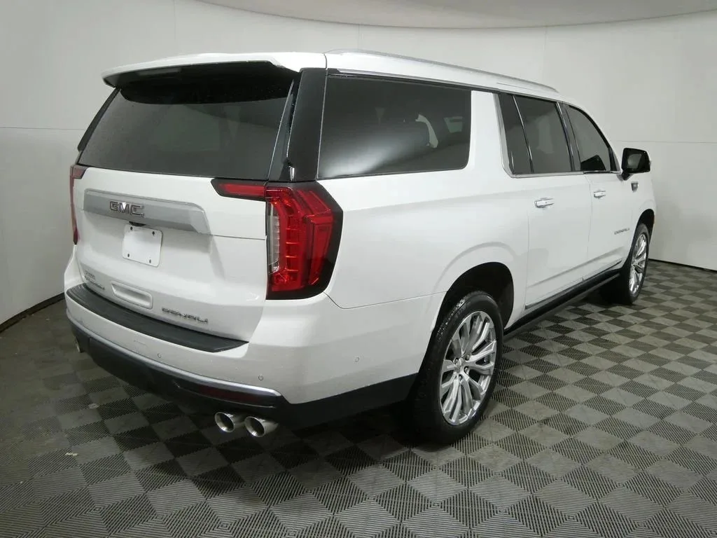 2024 GMC Yukon XL Denali — thumbnail 8