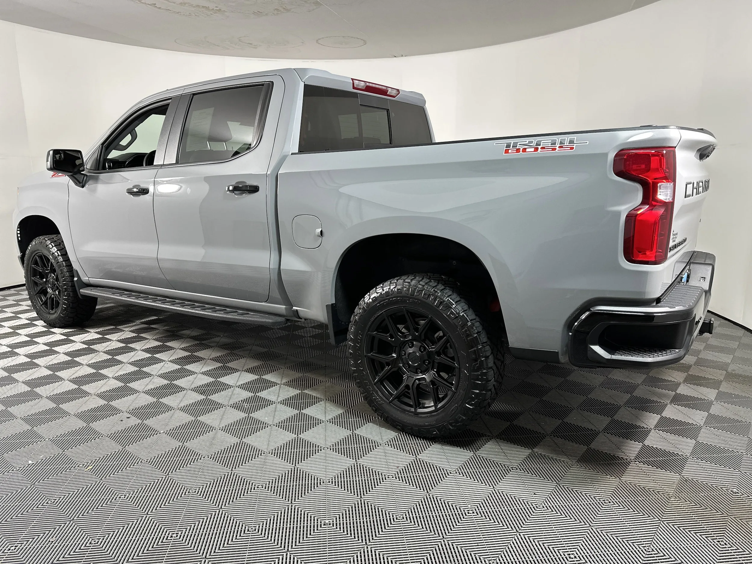 2024 Chevrolet Silverado 1500 LT Trail Boss — thumbnail 8