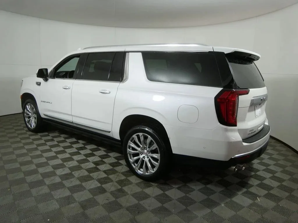 2024 GMC Yukon XL Denali — thumbnail 5
