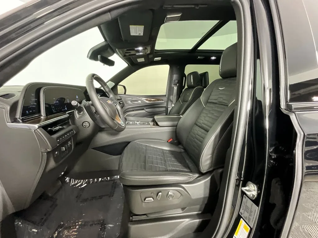 2024 Cadillac Escalade ESV Sport Platinum — thumbnail 12